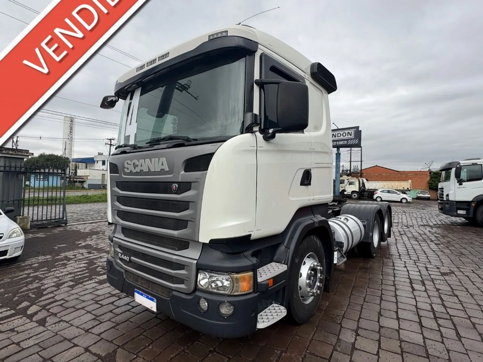 Caminhão Scania R440 6X2 2014, foto 1 de 3