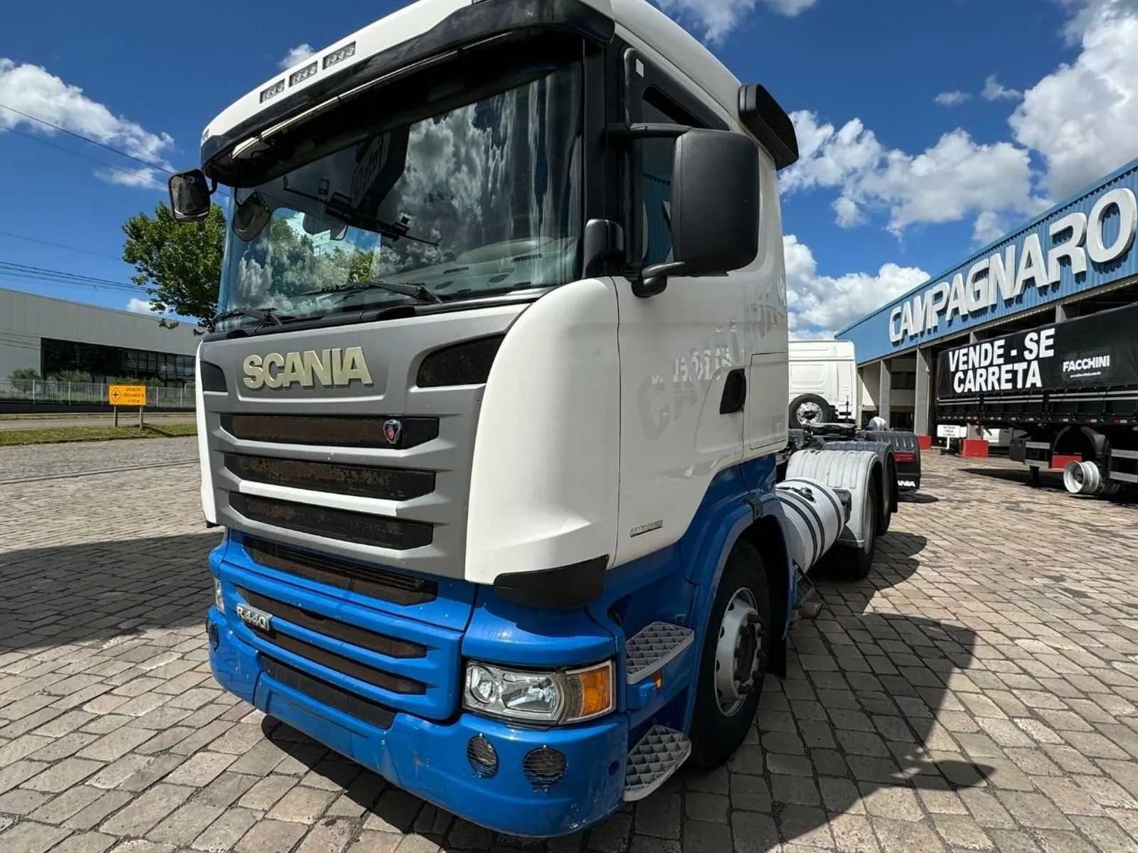 Caminhão Scania R440 6x2 2017, foto 1 de 3