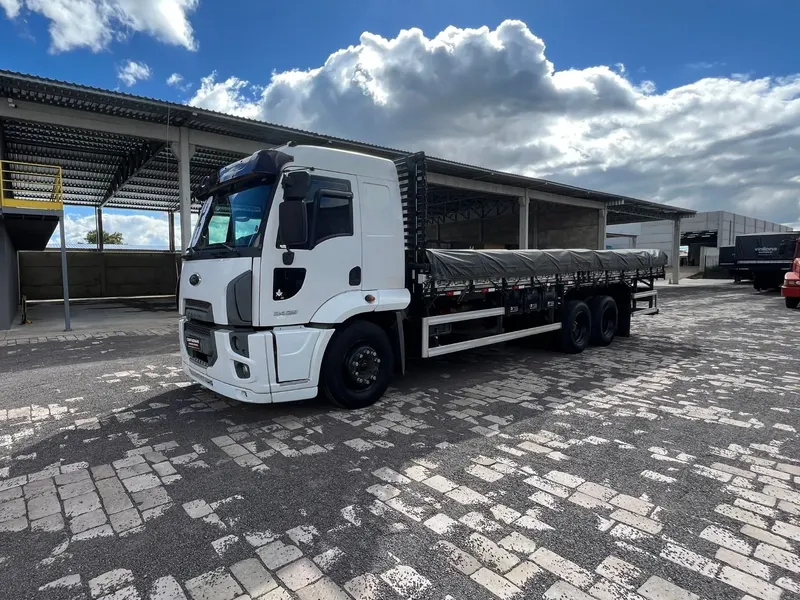 Caminhão Ford Cargo 2429 6x2 2012/2013