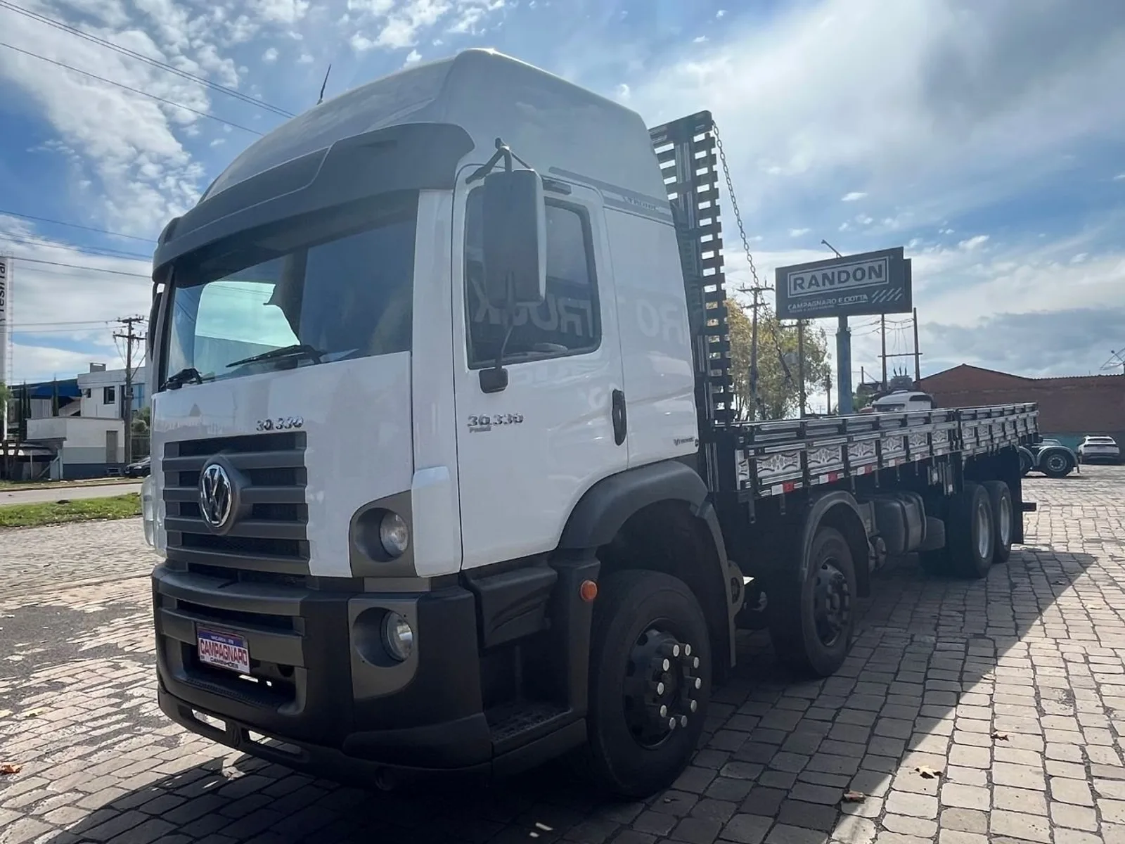 Caminhão Volkswagen 30.330 8x2 2018, foto 1 de 3