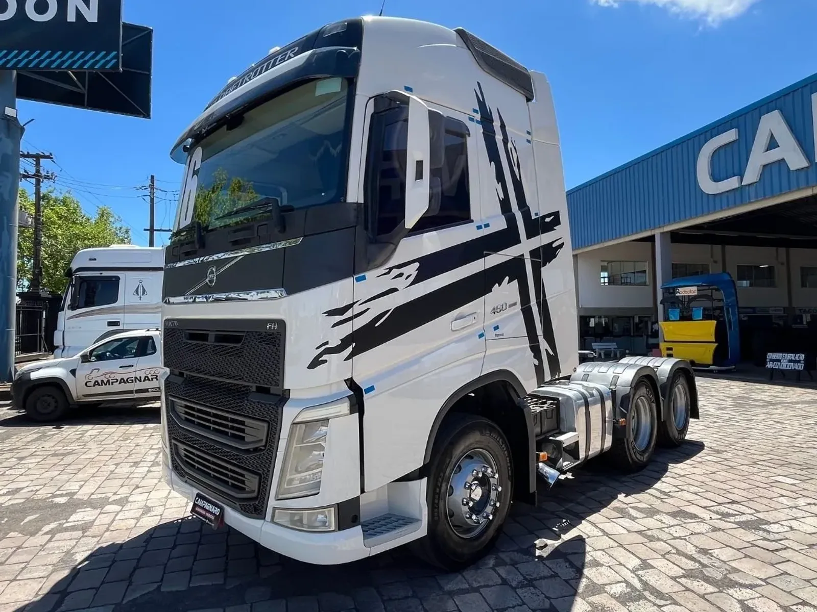 Caminhão Volvo FH 460 6x2 2016, foto 1 de 28