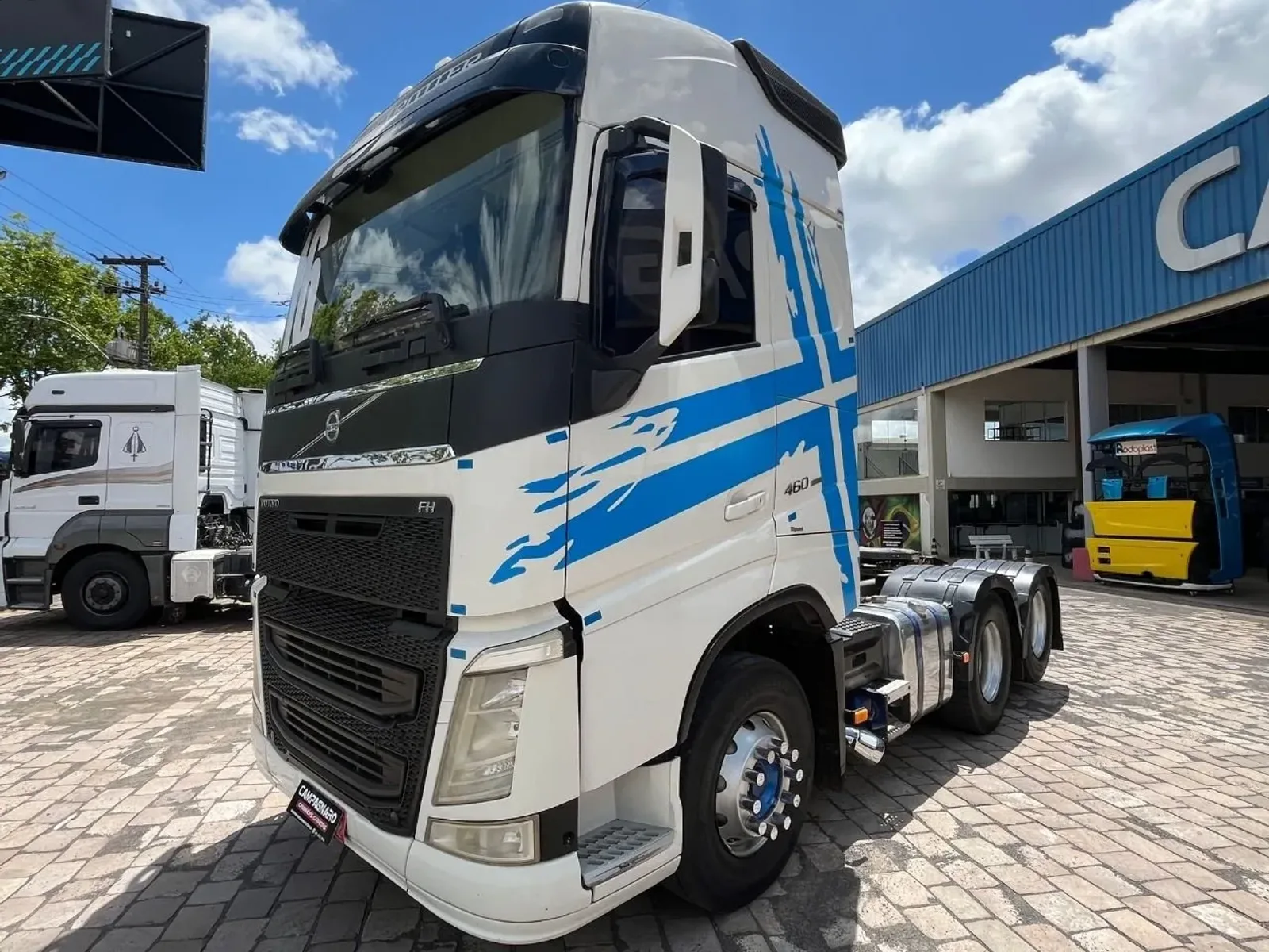 Caminhão Volvo FH 460 6x2 2016, foto 1 de 3