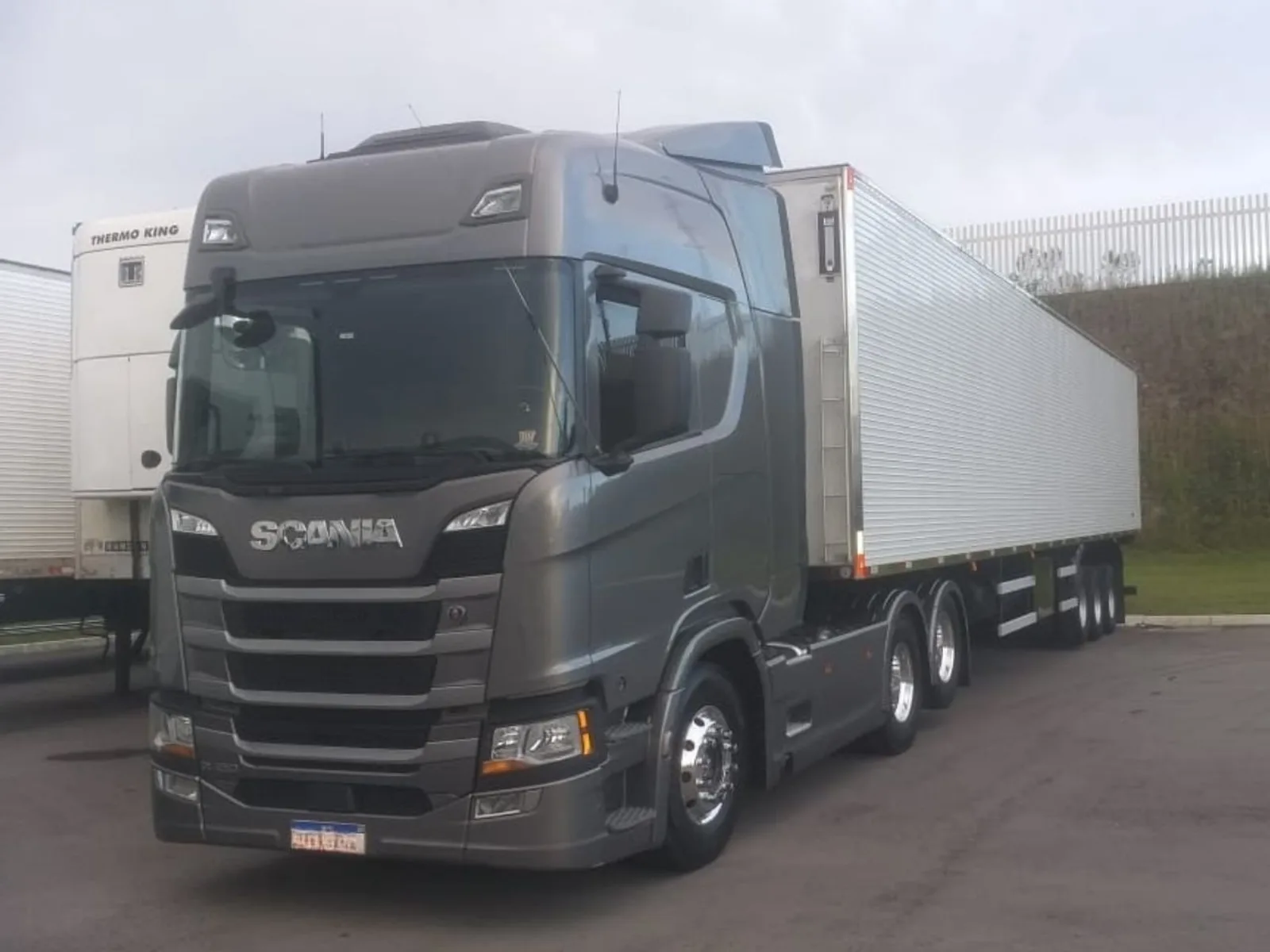 Caminhão Scania R450 Completo 6x2 2021, foto 1 de 3