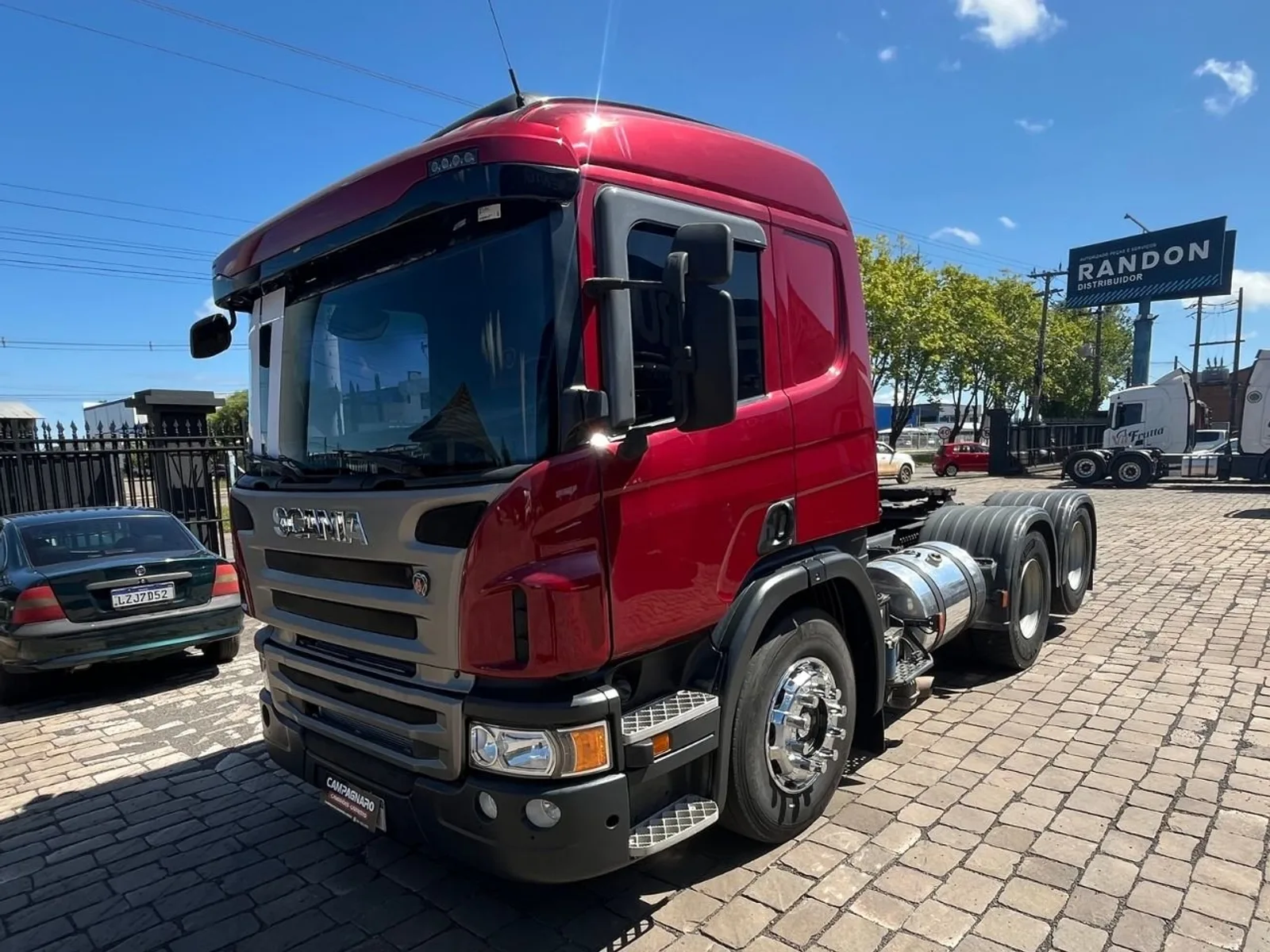 Caminhão Scania P360 6x2 2017, foto 1 de 3