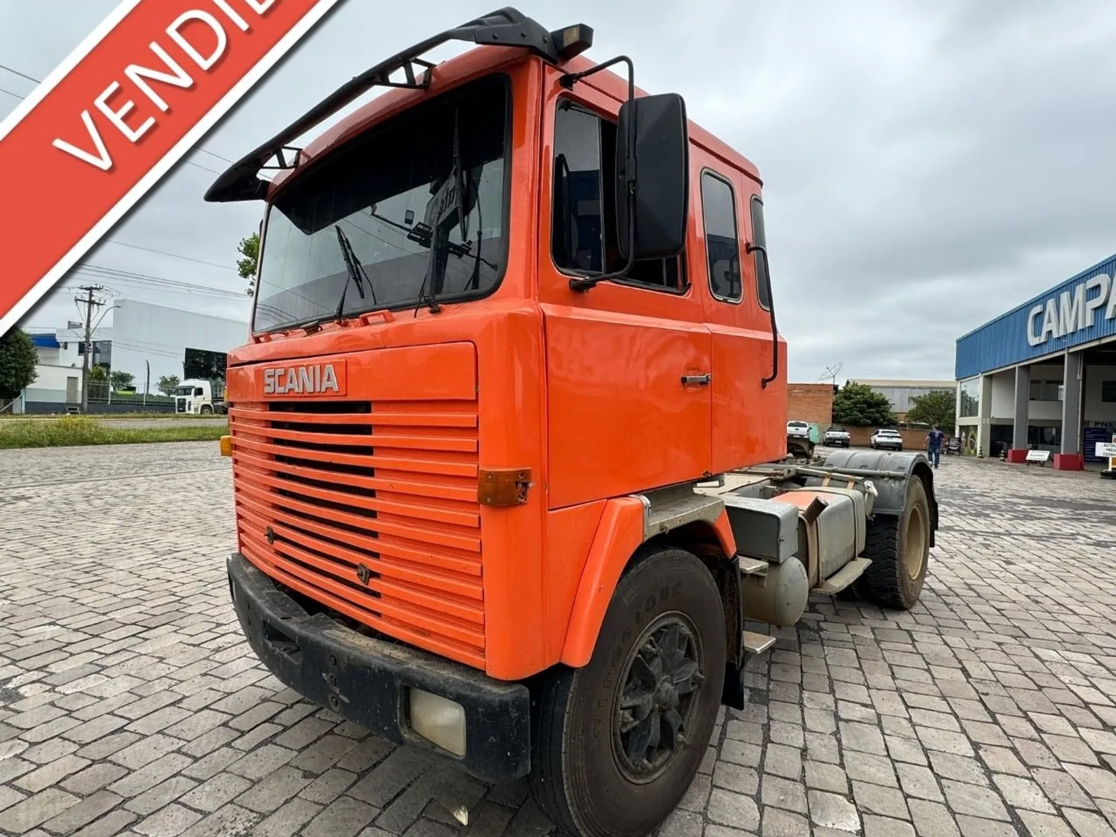Caminhão Scania LK 111 4x2 Bom de Pneus 1980, foto 1 de 3