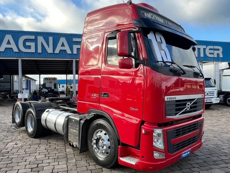Caminhão Volvo FH 460 6x2 - 2013