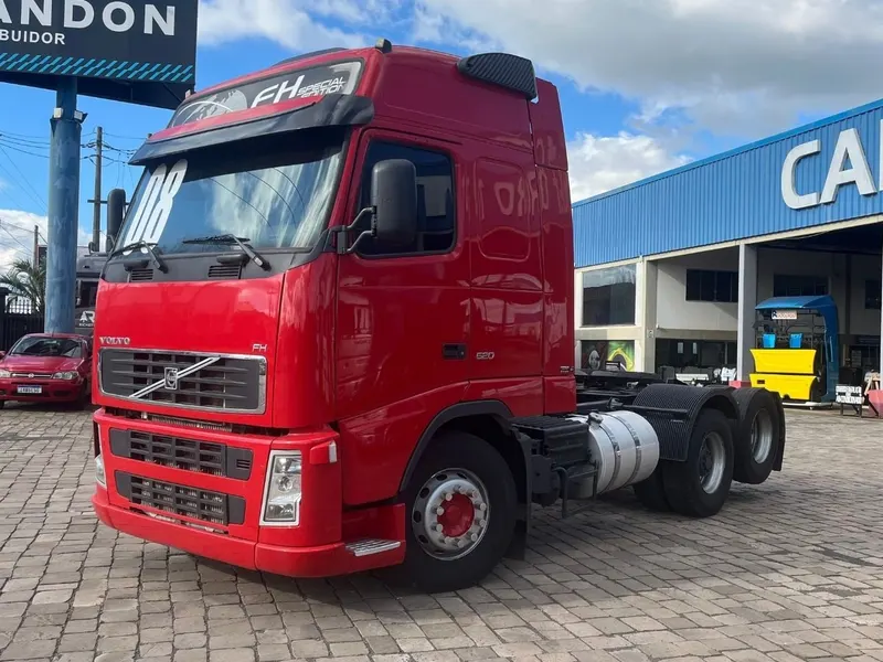 Caminhão Volvo FH 520 6x2 - 2008