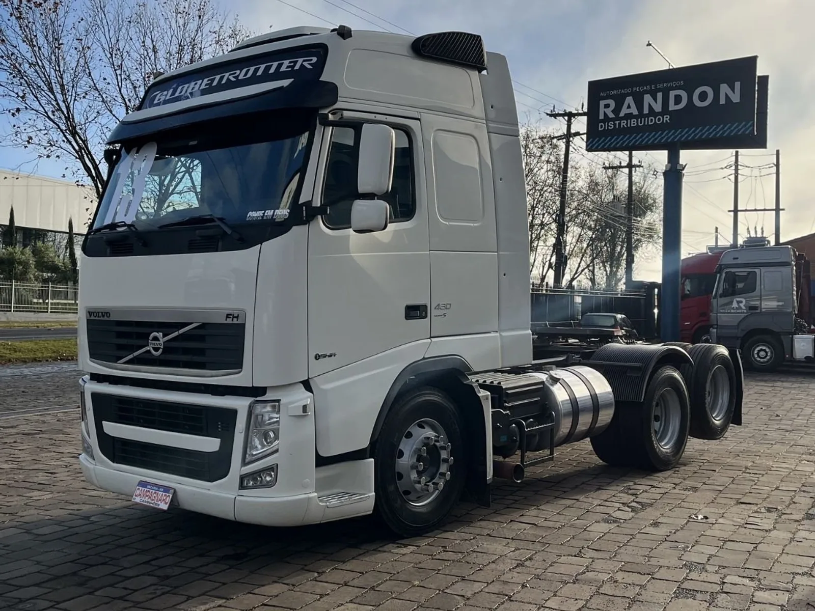 Caminhão Volvo FH 460 - 2013, foto 1 de 24