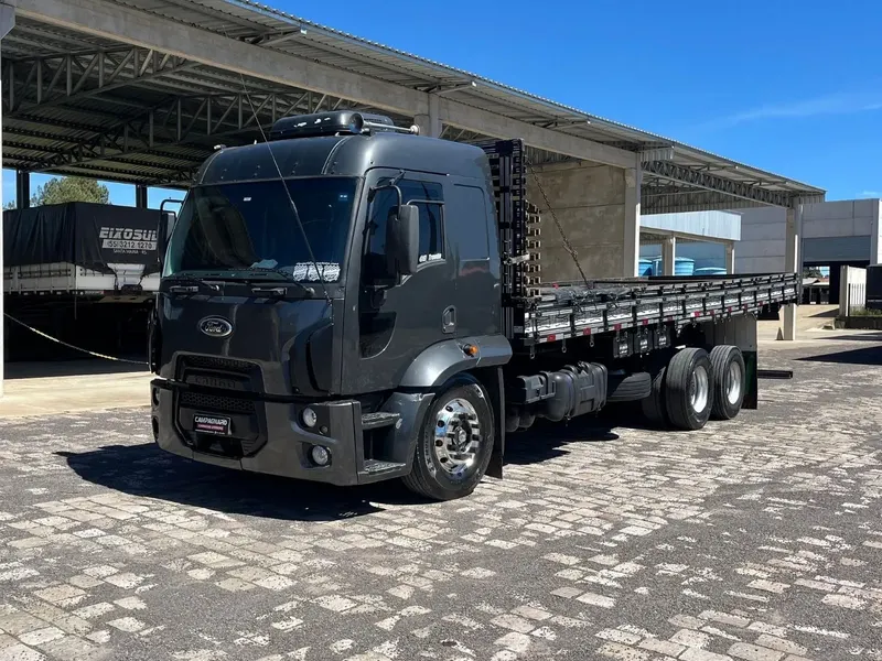 Caminhão Ford Cargo 2422 6x2 - 2012
