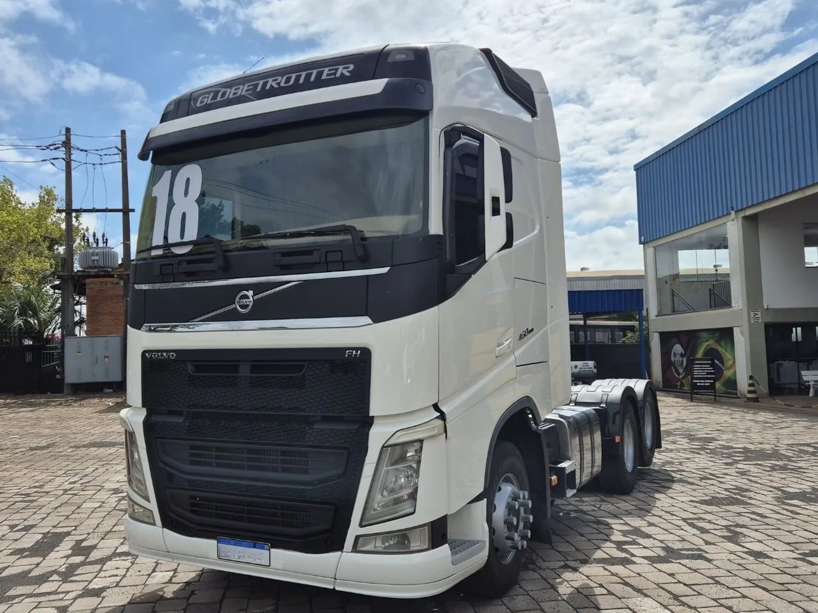 Caminhão Volvo FH 460 6x2 2018, foto 1 de 3