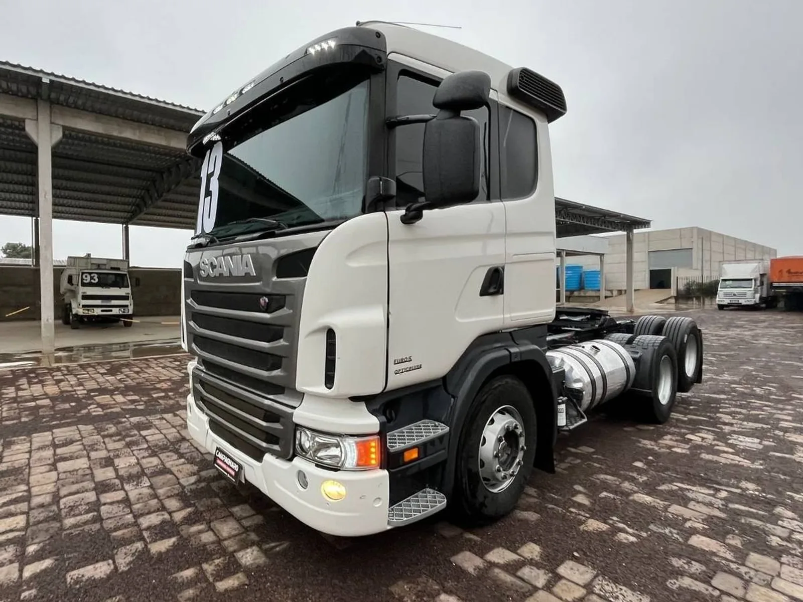 Caminhão Scania G400 6x2 2013, foto 1 de 3