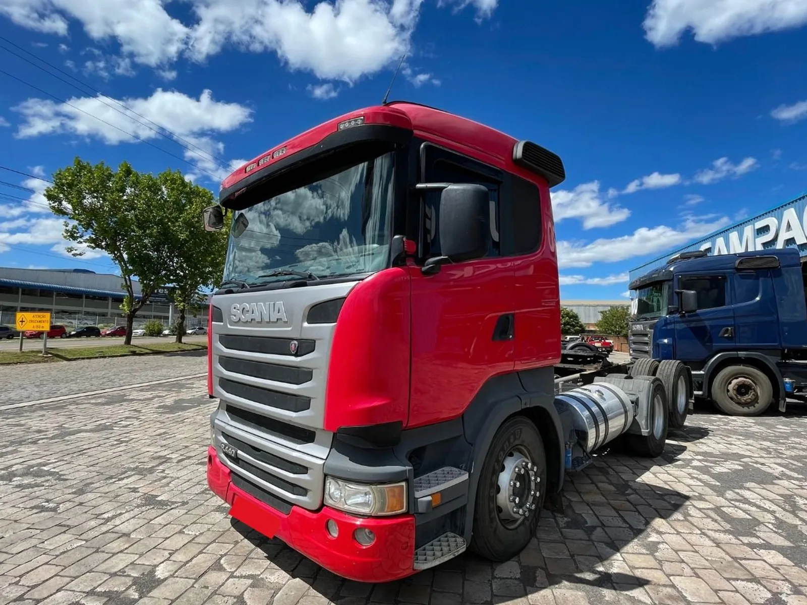 Caminhão Scania R440 6X2 2014, foto 1 de 3