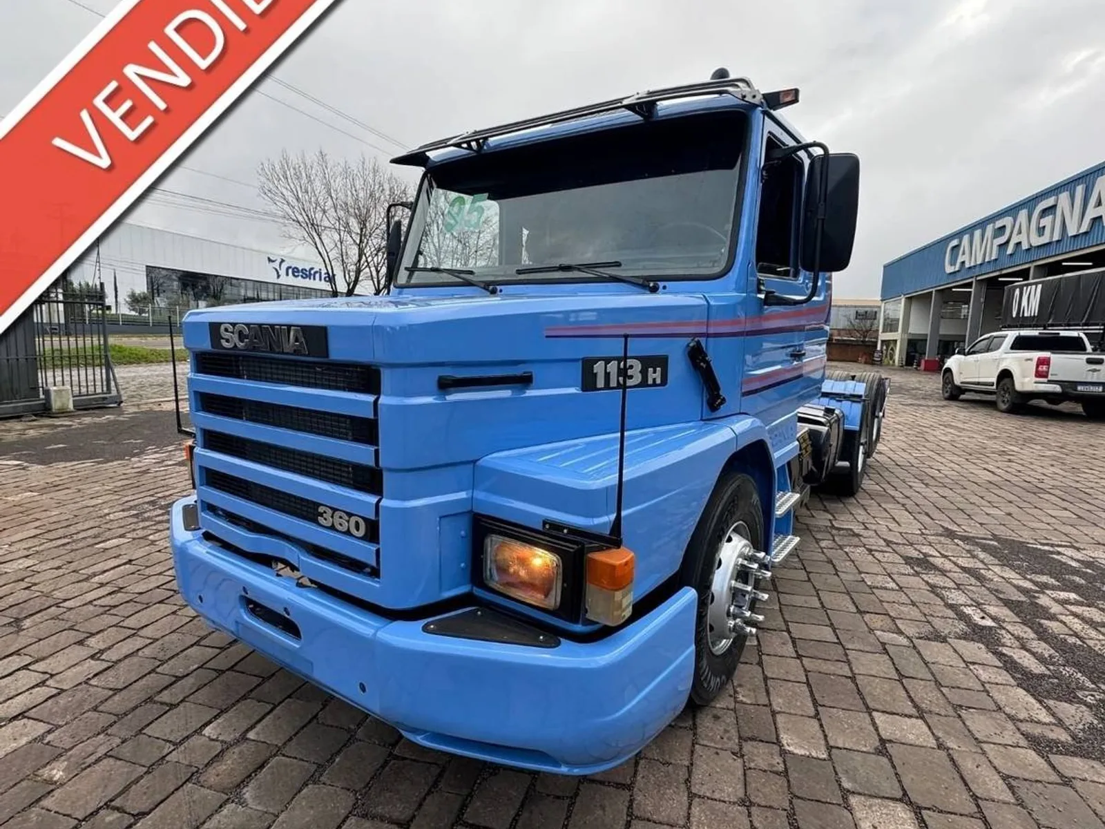 Caminhão Scania 113H 6x2 1995, foto 1 de 3