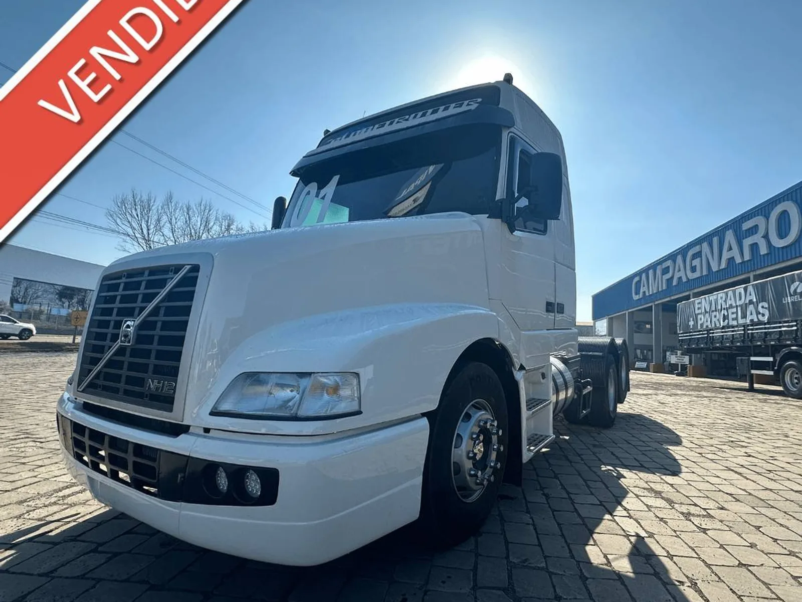 Caminhão Volvo NH Globetrotter 420 6x2 2001, foto 1 de 3