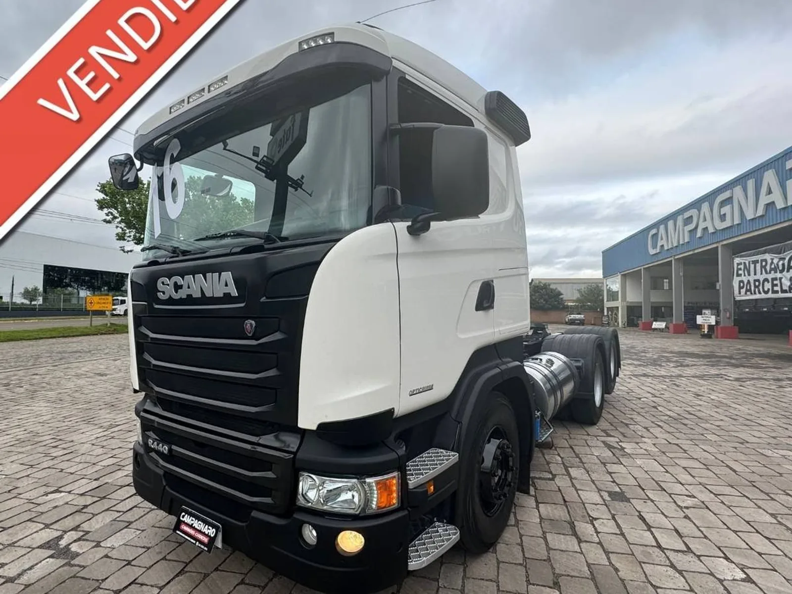 Caminhão Scania R440 6X2 2016, foto 1 de 3