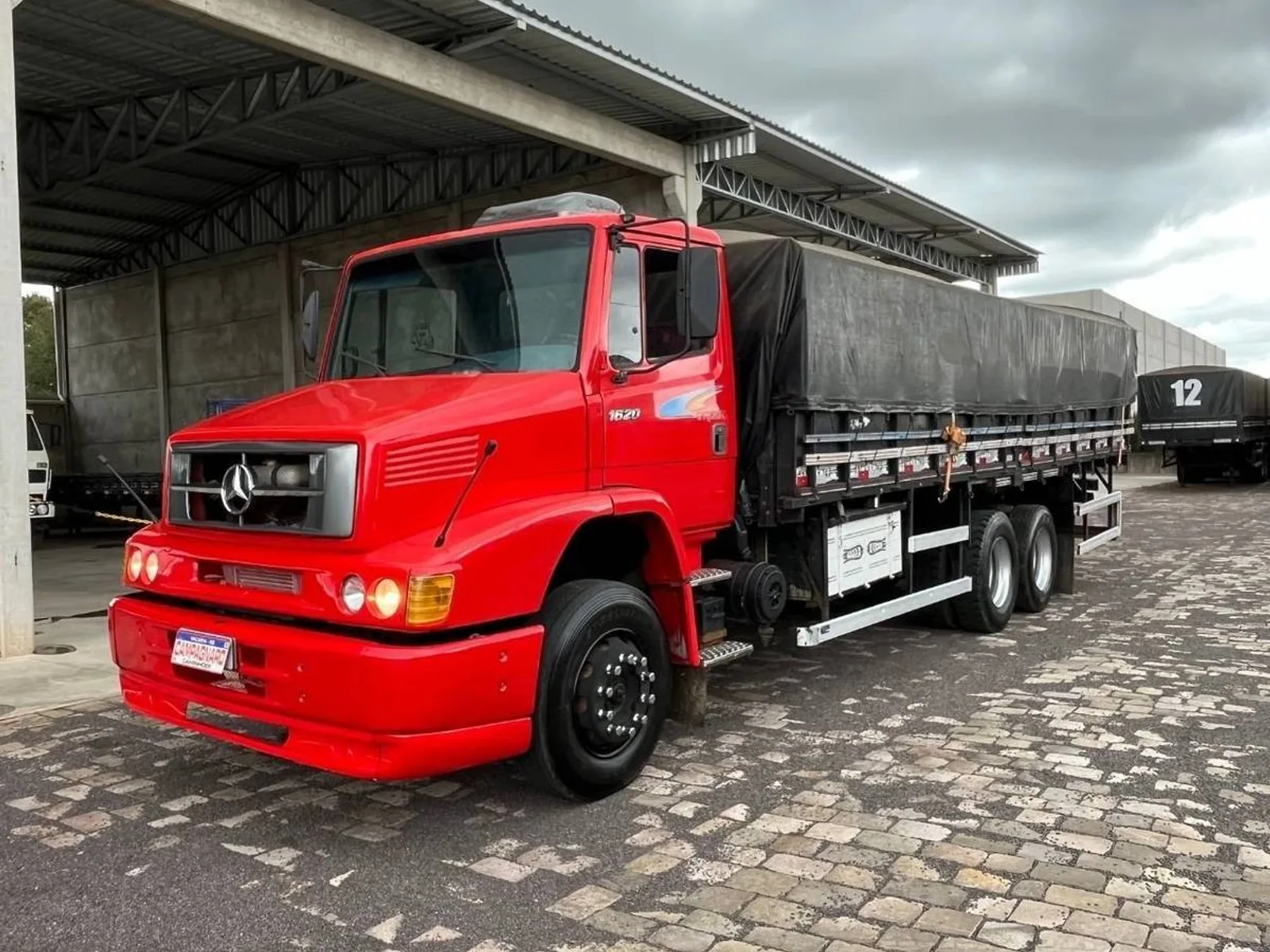 Caminhão Mercedes-Benz 1620 Graneleiro 6x2 2000, foto 1 de 3